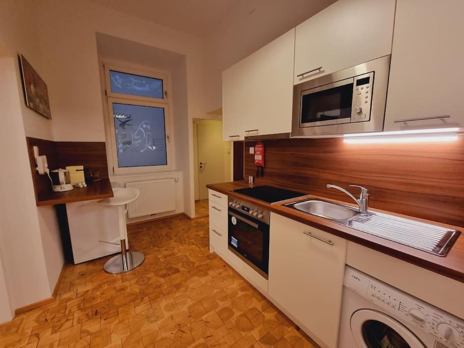 Sissi Royal Suite - Inner City 4 Bedroom Apartment Vienna Exterior photo